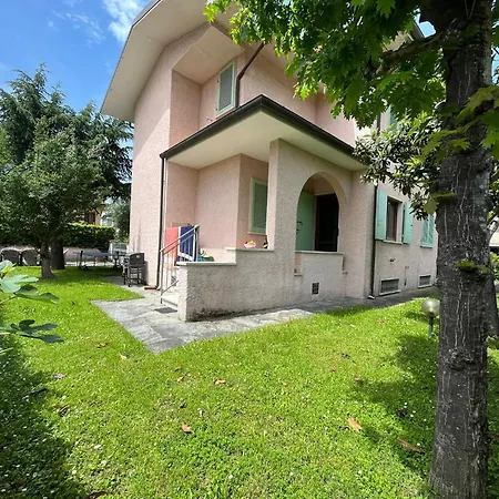 Great Private For Family Holidays And Cultural Outings Near Dei Marmi Recommended * Marina di Pietrasanta