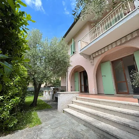 Great Private For Family Holidays And Cultural Outings Near Dei Marmi Recommended Villa Marina di Pietrasanta